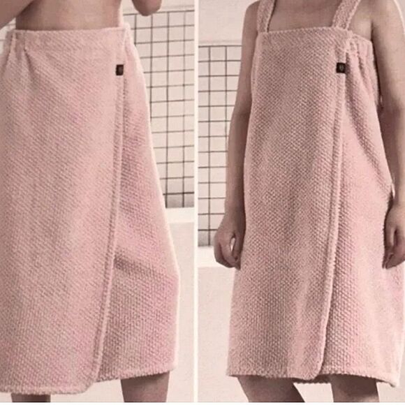 Ugg Poppy Textured Bath Wrap- Rose Water - Picture 1 of 3